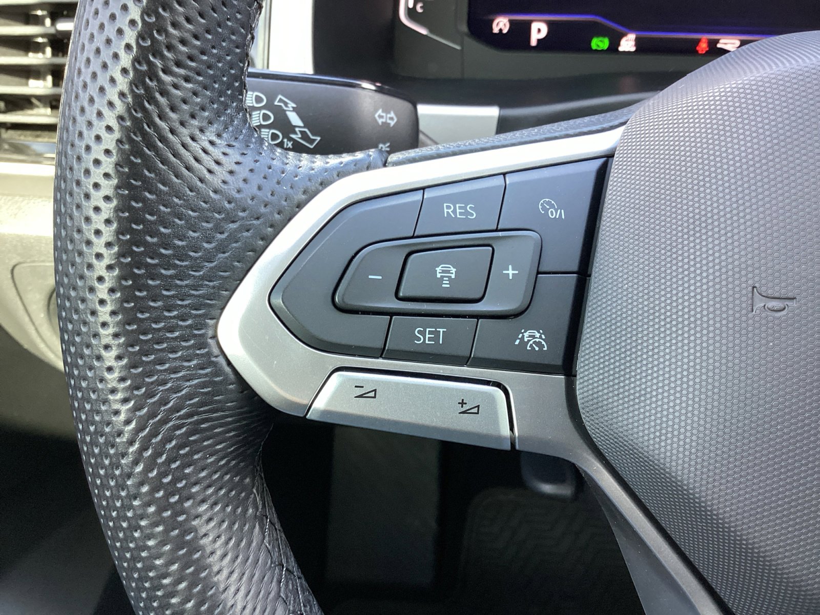 Used 2023 Volkswagen Atlas SEL R-Line image 19