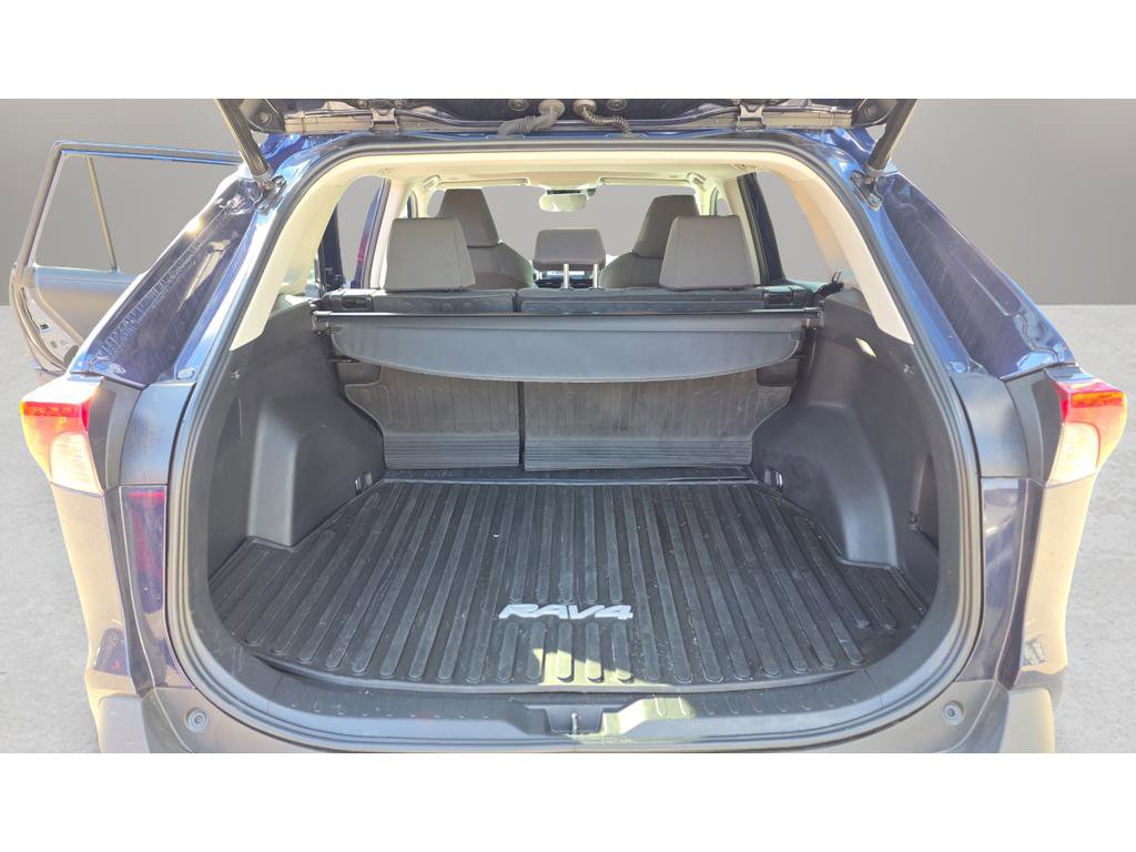 Used 2023 Toyota RAV4 XLE image 15