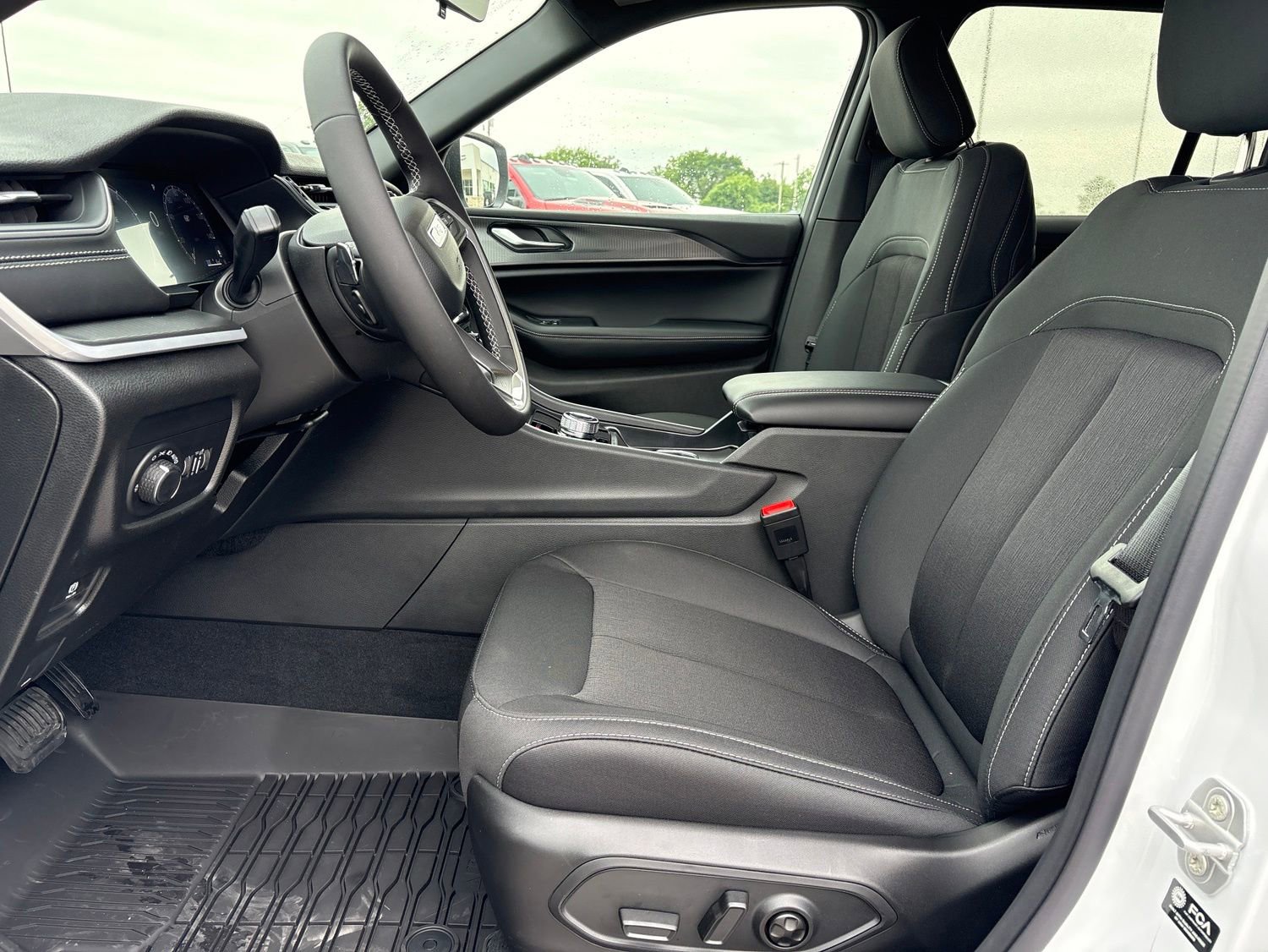 New 2026 Jeep Grand Cherokee Laredo RWD image 12