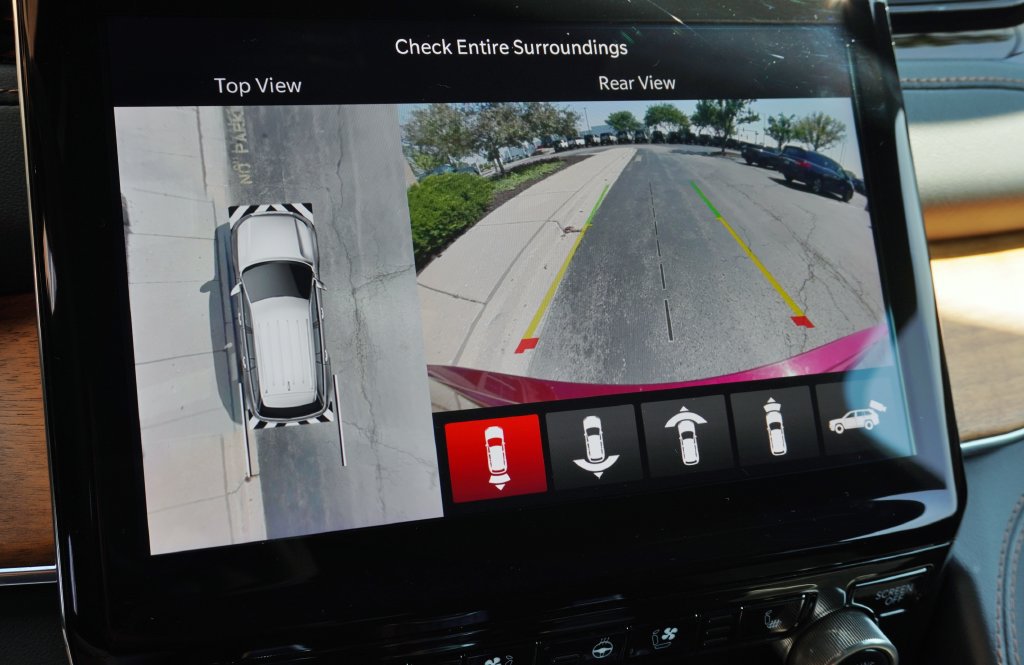 Used 2024 Jeep Grand Cherokee Summit AWD/4WD image 25