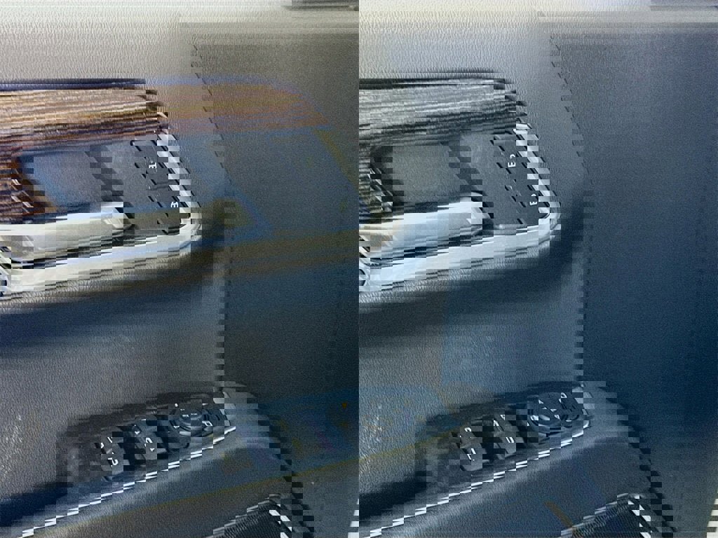 New 2026 GMC Sierra 1500 SLE w/ Preferred Package image 13