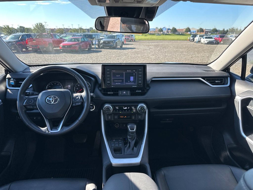 Used 2022 Toyota RAV4 XLE Premium AWD/4WD image 19