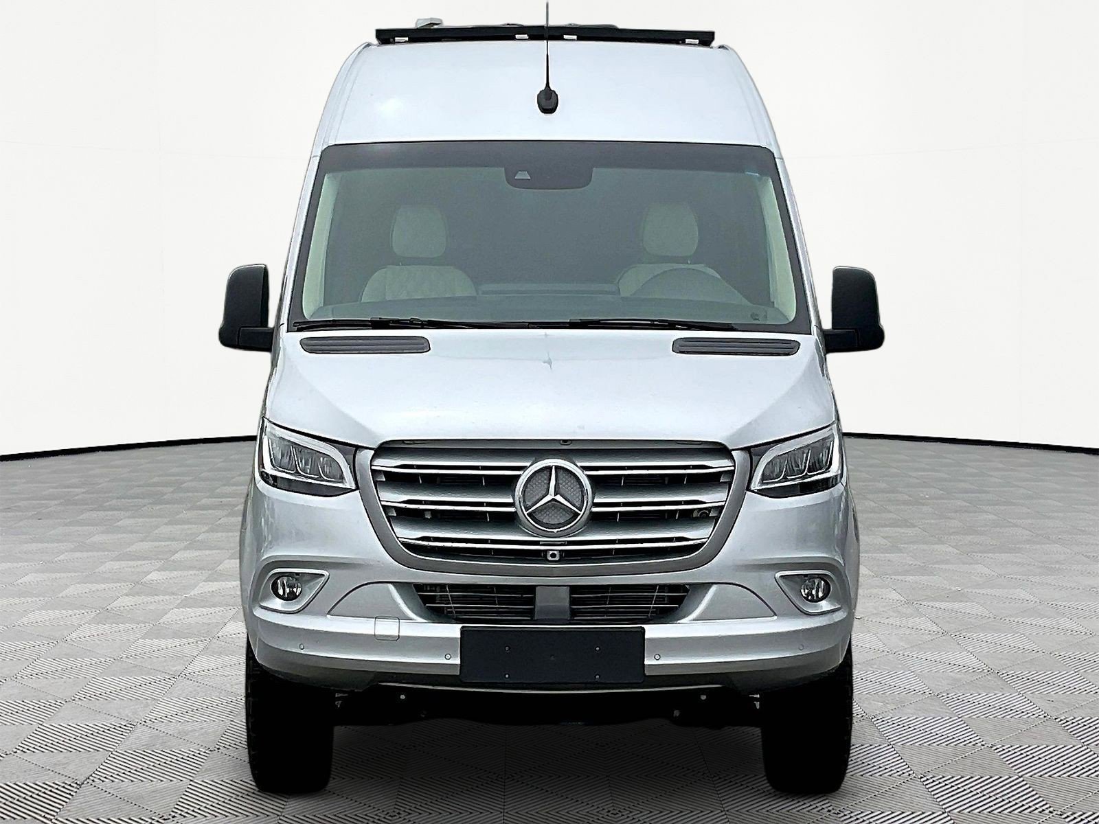 Used 2022 Mercedes-Benz Sprinter 2500 image 2