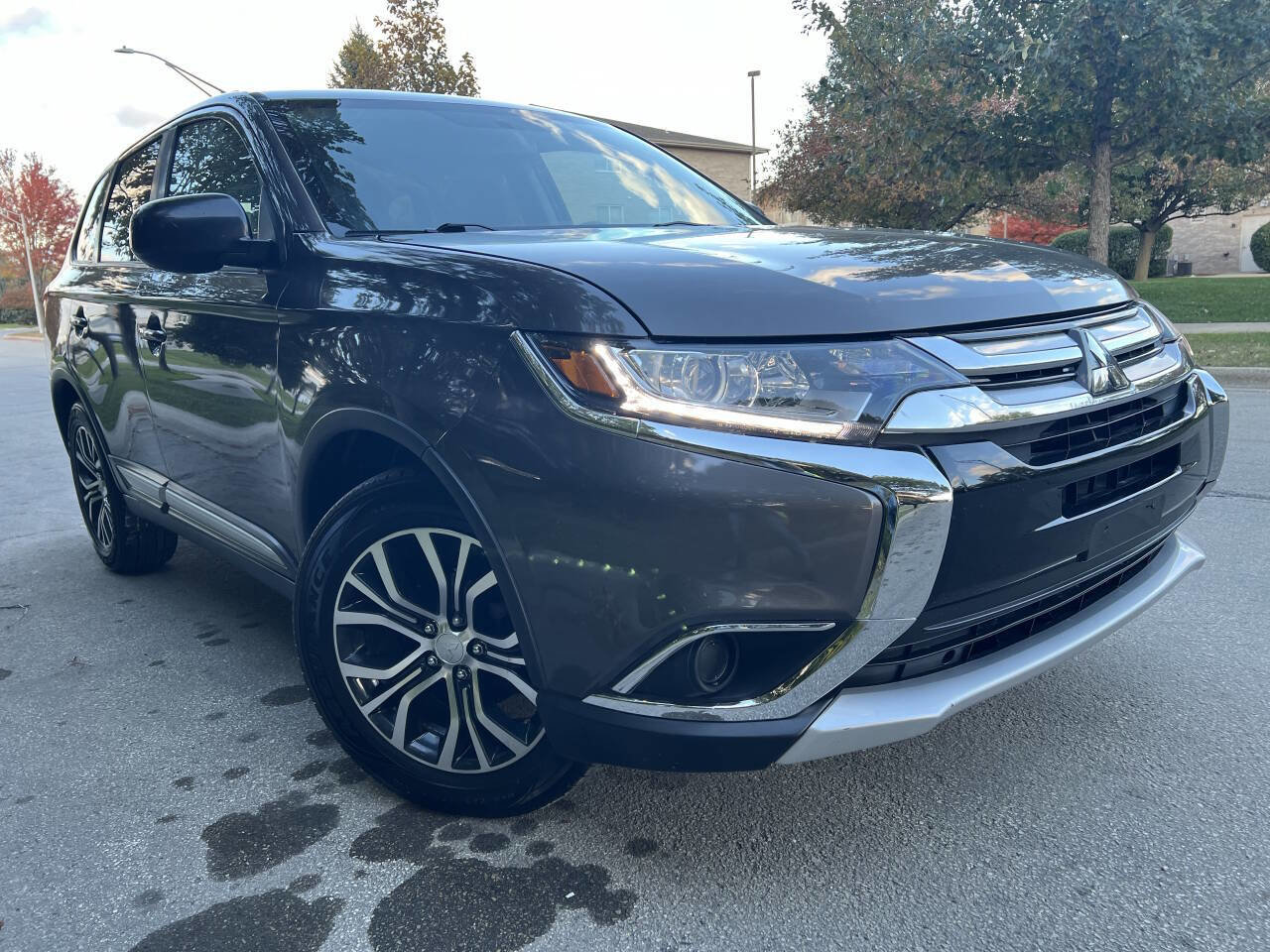 Used 2018 Mitsubishi Outlander ES image 9