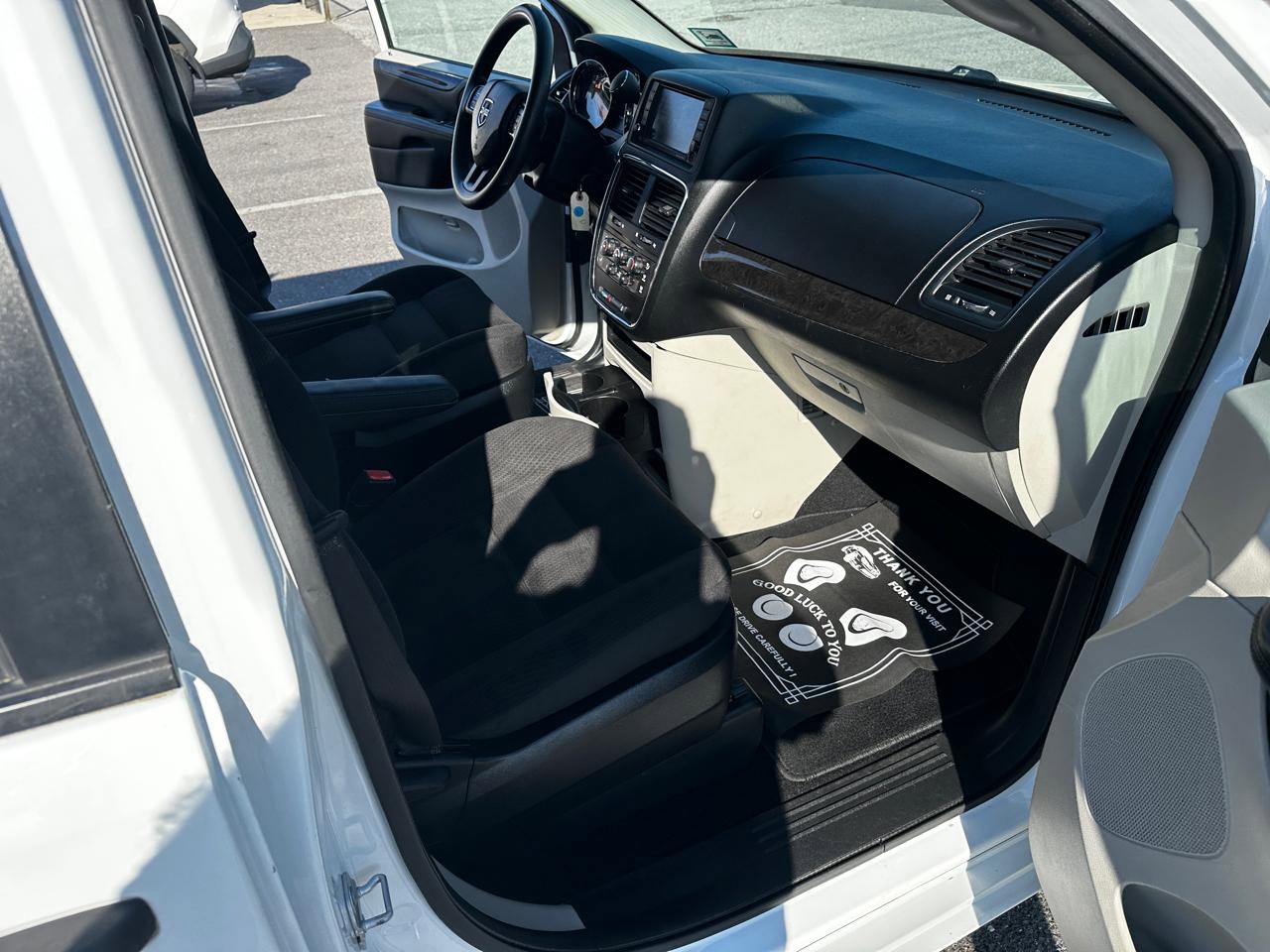 Used 2019 Dodge Grand Caravan SE image 17