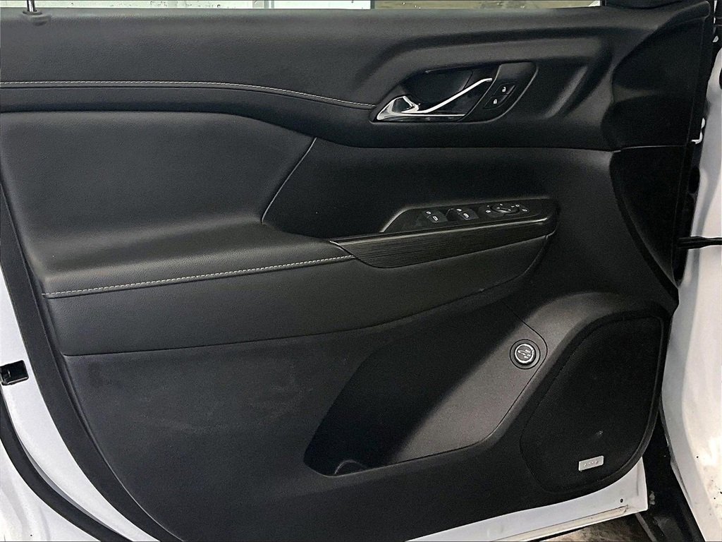 Used 2023 GMC Acadia SLT image 9