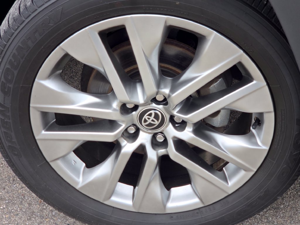 Used 2023 Toyota RAV4 XLE Premium AWD/4WD image 19