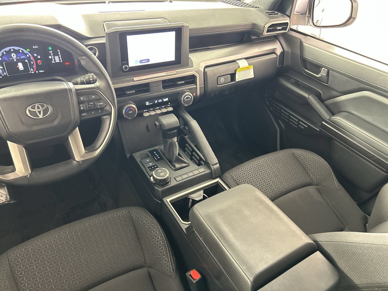 Used 2025 Toyota 4Runner SR5 AWD/4WD image 22