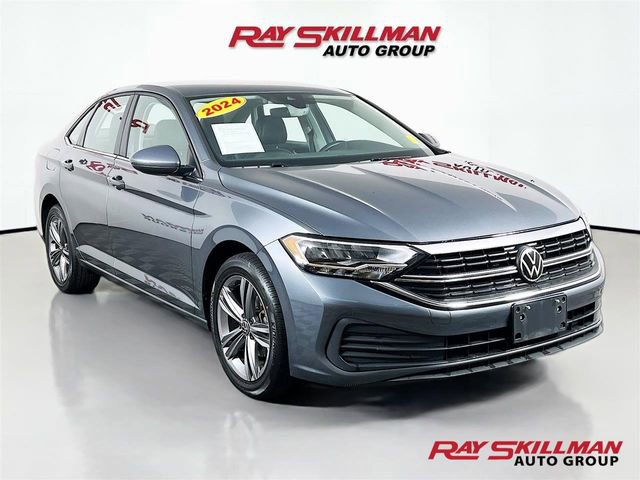 Used 2024 Volkswagen Jetta SE image 1