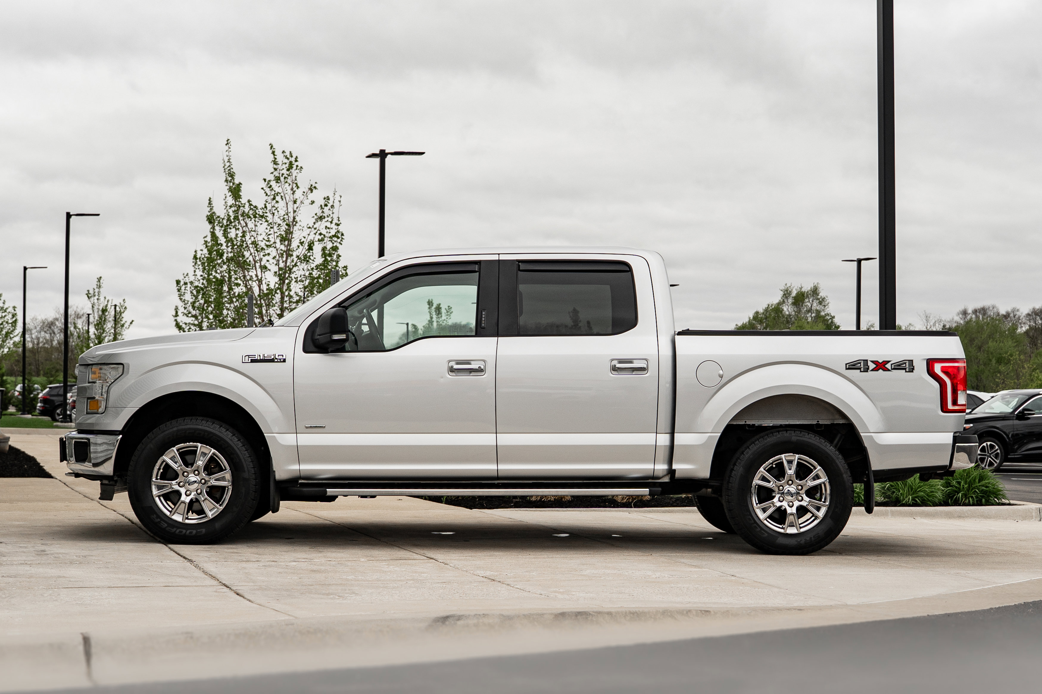 Used 2015 Ford F150 XLT w/ Equipment Group 302A Luxury AWD/4WD image 6