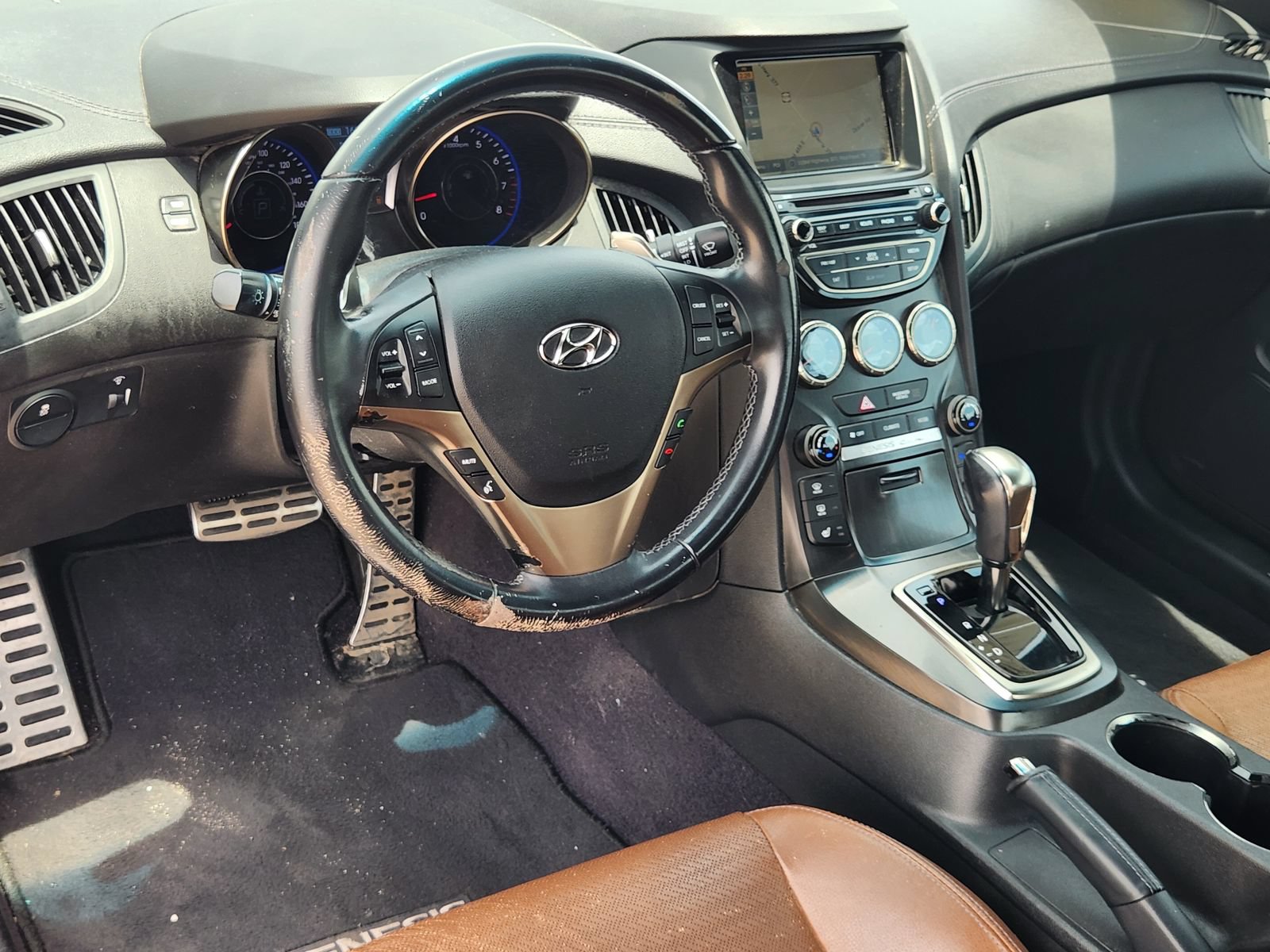 Used 2015 Hyundai Genesis 3.8 RWD image 28