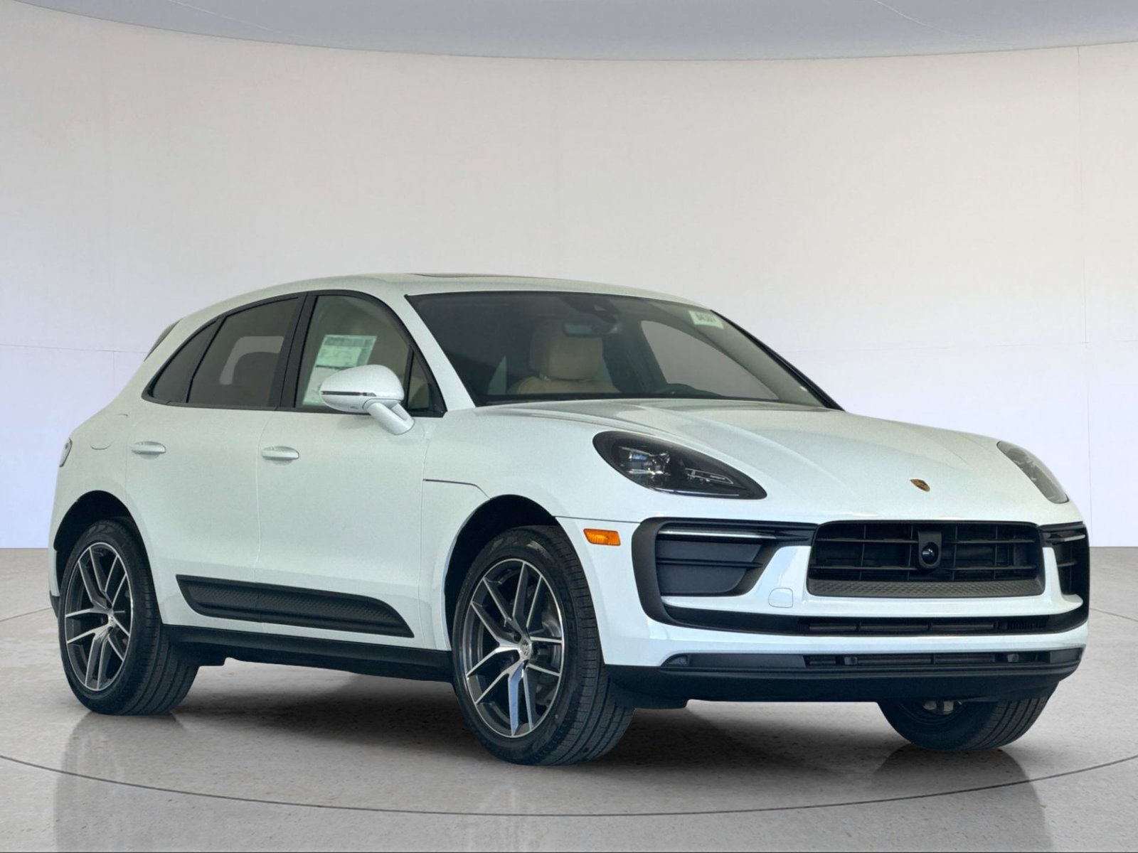 Certified 2026 Porsche Macan AWD/4WD image 10