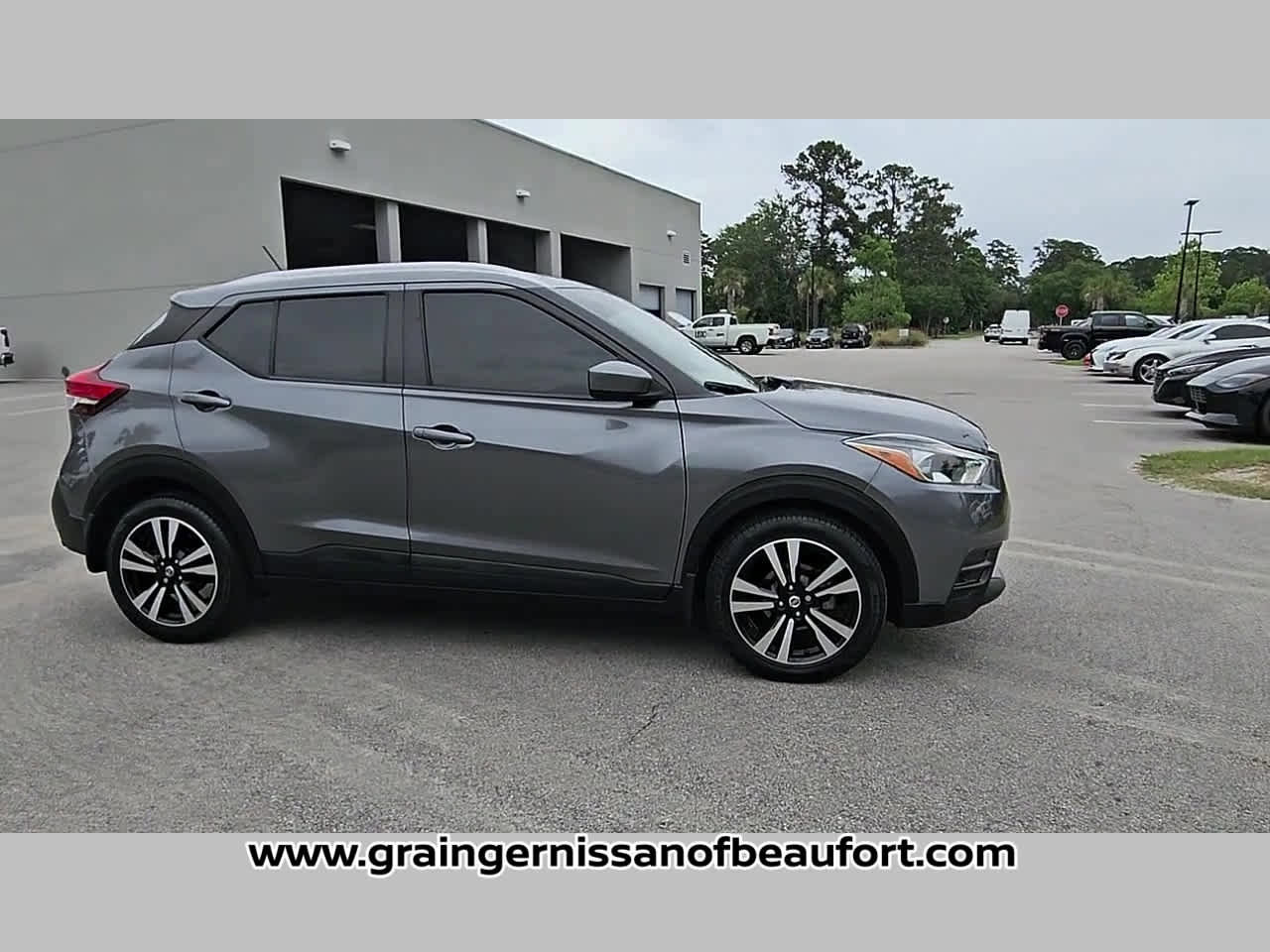 Used 2018 Nissan Kicks SV FWD image 32