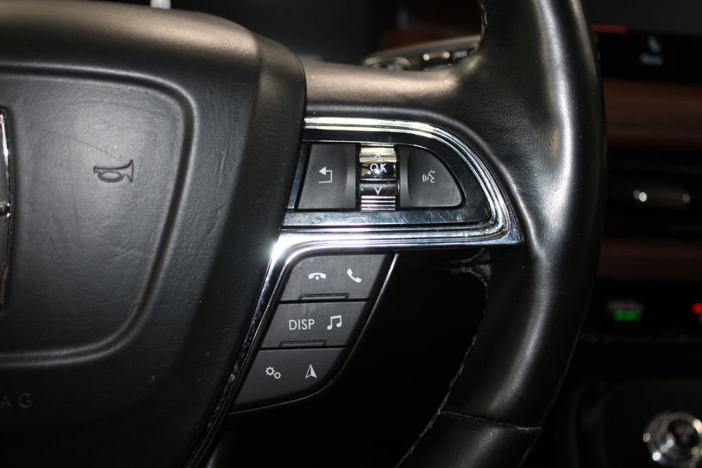 Used 2022 Lincoln Nautilus Reserve w/ Monochromatic Package image 39