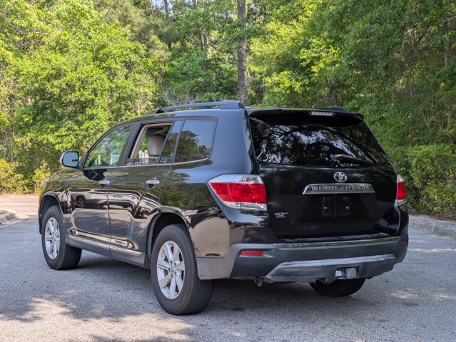 Used 2013 Toyota Highlander SE FWD image 8