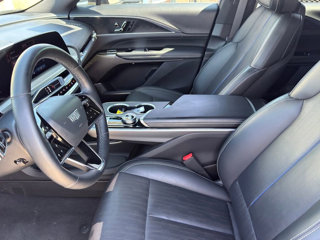 Used 2024 Cadillac Lyriq Sport image 16