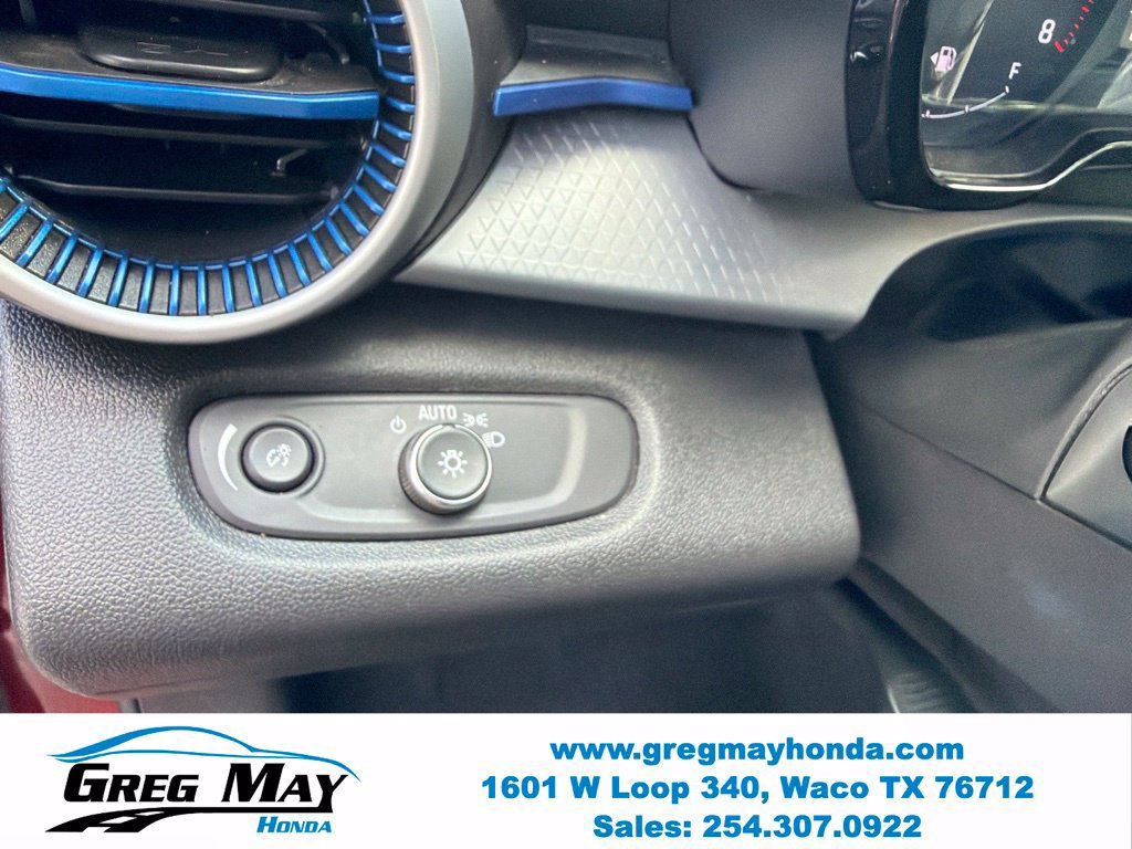 Used 2025 Chevrolet Trax LS w/ LS Convenience Package FWD image 24