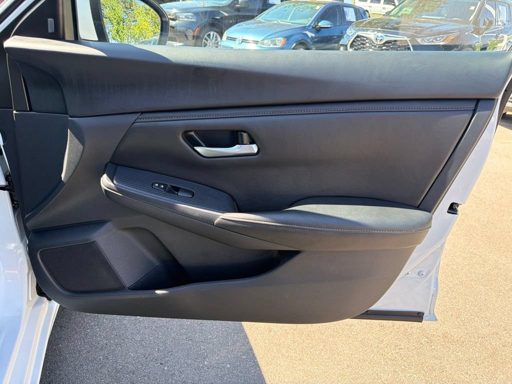 Used 2025 Nissan Sentra SV FWD image 10