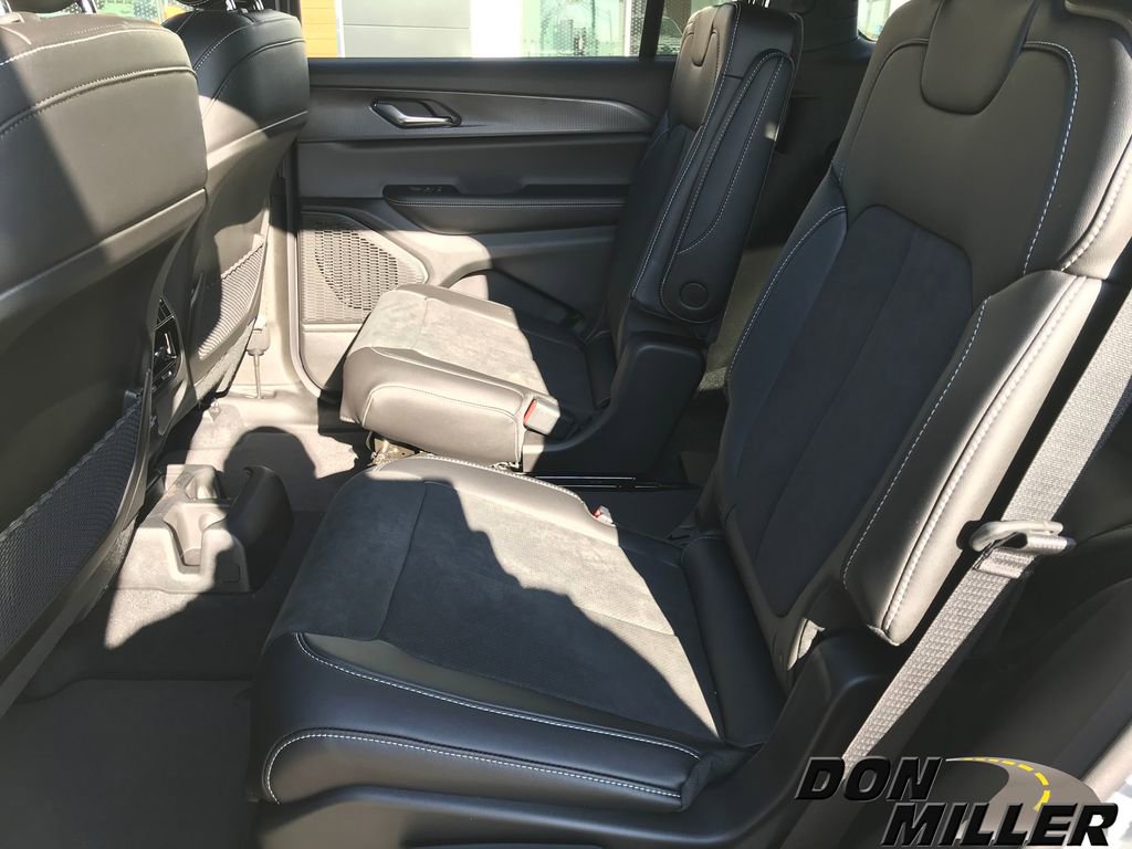 New 2025 Jeep Grand Cherokee L Altitude image 27