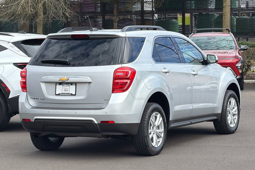 Used 2017 Chevrolet Equinox LT w/ Convenience Package image 4