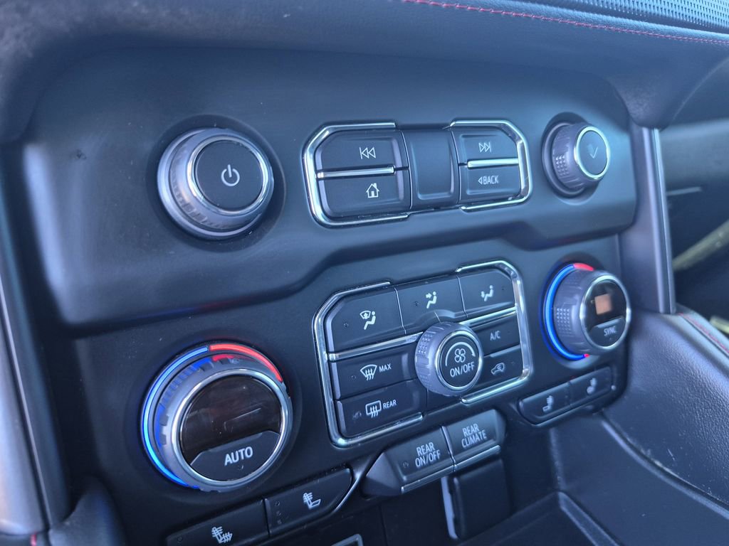 Used 2022 Chevrolet Suburban RST w/ Sport Performance Package image 26