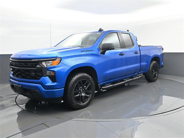 Used 2023 Chevrolet Silverado 1500 Custom w/ LPO, Dark Essentials Package image 2