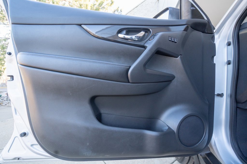 Used 2018 Nissan Rogue SL w/ Premium Package image 7