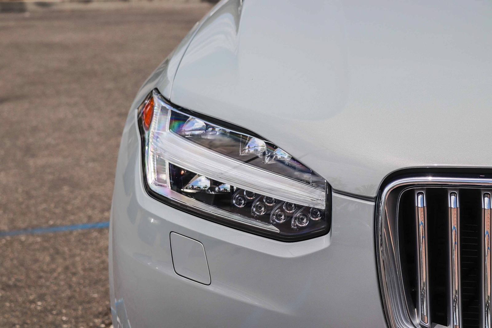 Used 2024 Volvo XC90 B6 Plus w/ Protection Package Premier AWD/4WD image 12
