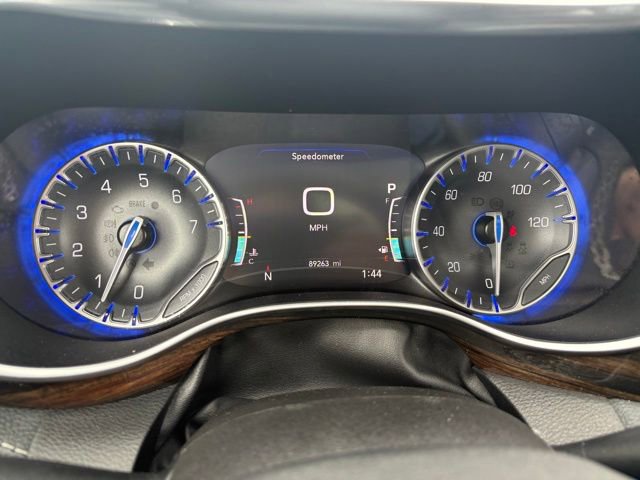 Used 2023 Chrysler Pacifica Limited FWD image 27