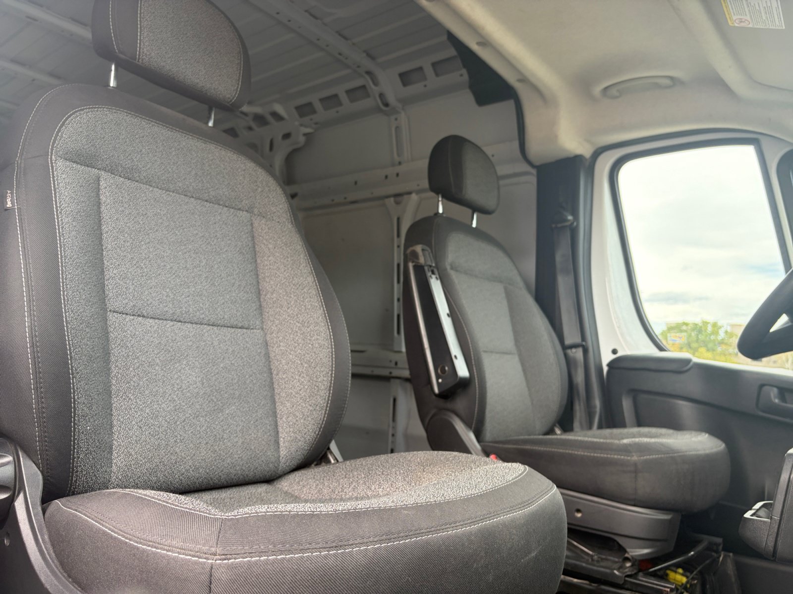 Used 2023 RAM ProMaster 2500 FWD image 31