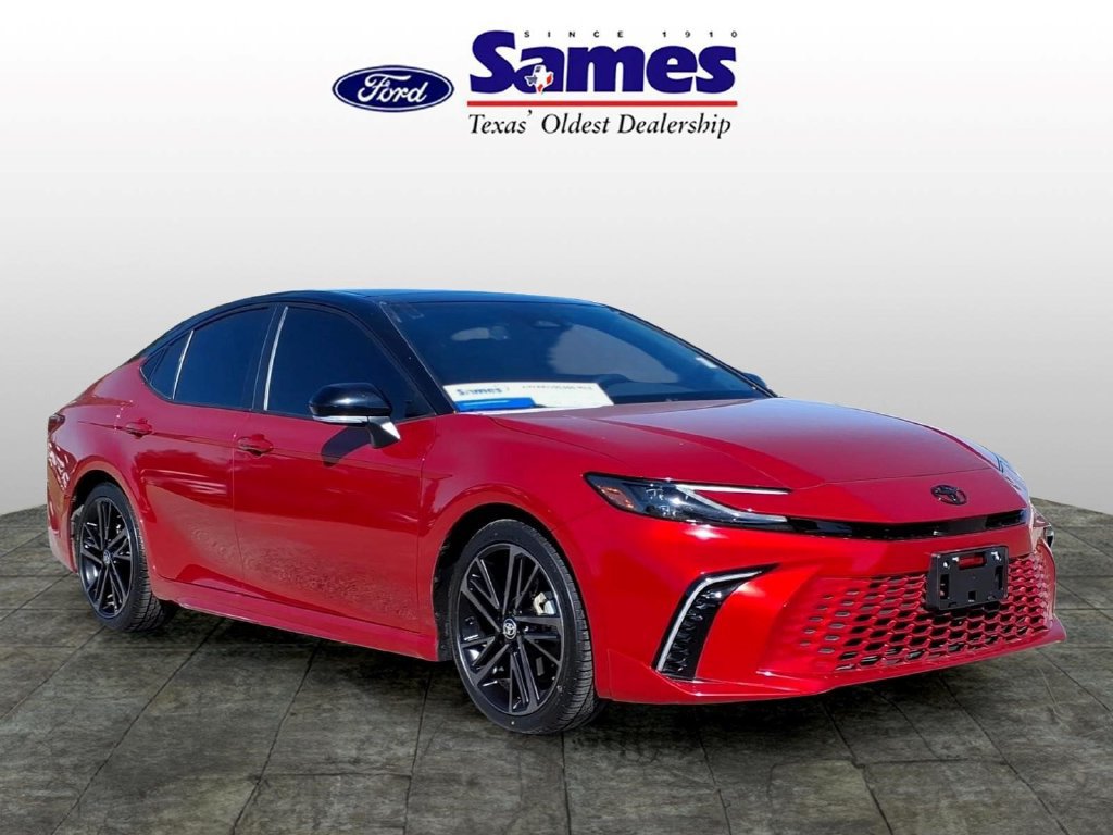 Used 2025 Toyota Camry XSE FWD image 1