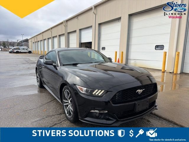 Used 2016 Ford Mustang Coupe image 3