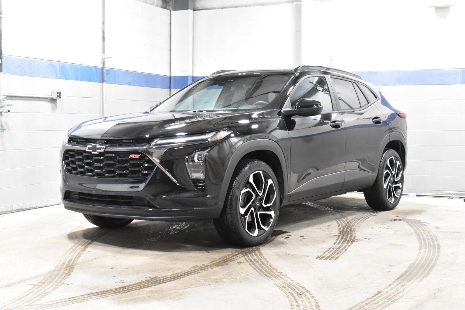 Used 2025 Chevrolet Trax RS image 3