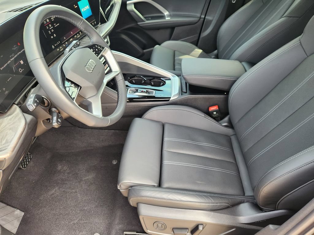 Certified 2025 Audi Q5 Premium Plus w/ Premium Plus AWD/4WD image 16