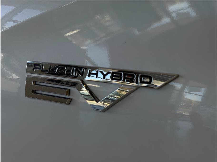 Used 2025 Mitsubishi Outlander 4WD Plug-In Hybrid image 29