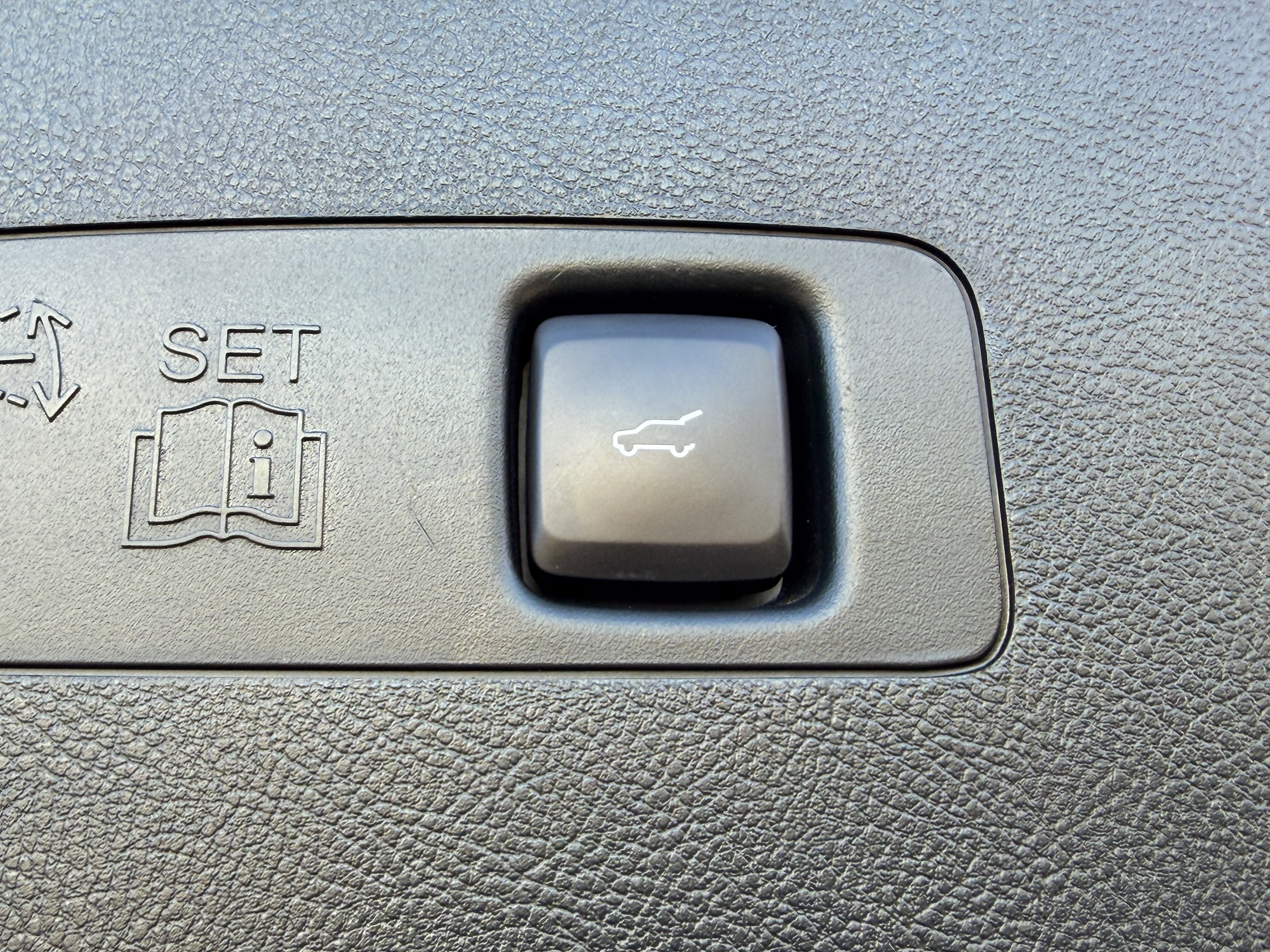 Certified 2022 Lincoln Corsair FWD w/ Equipment Group 101A image 11