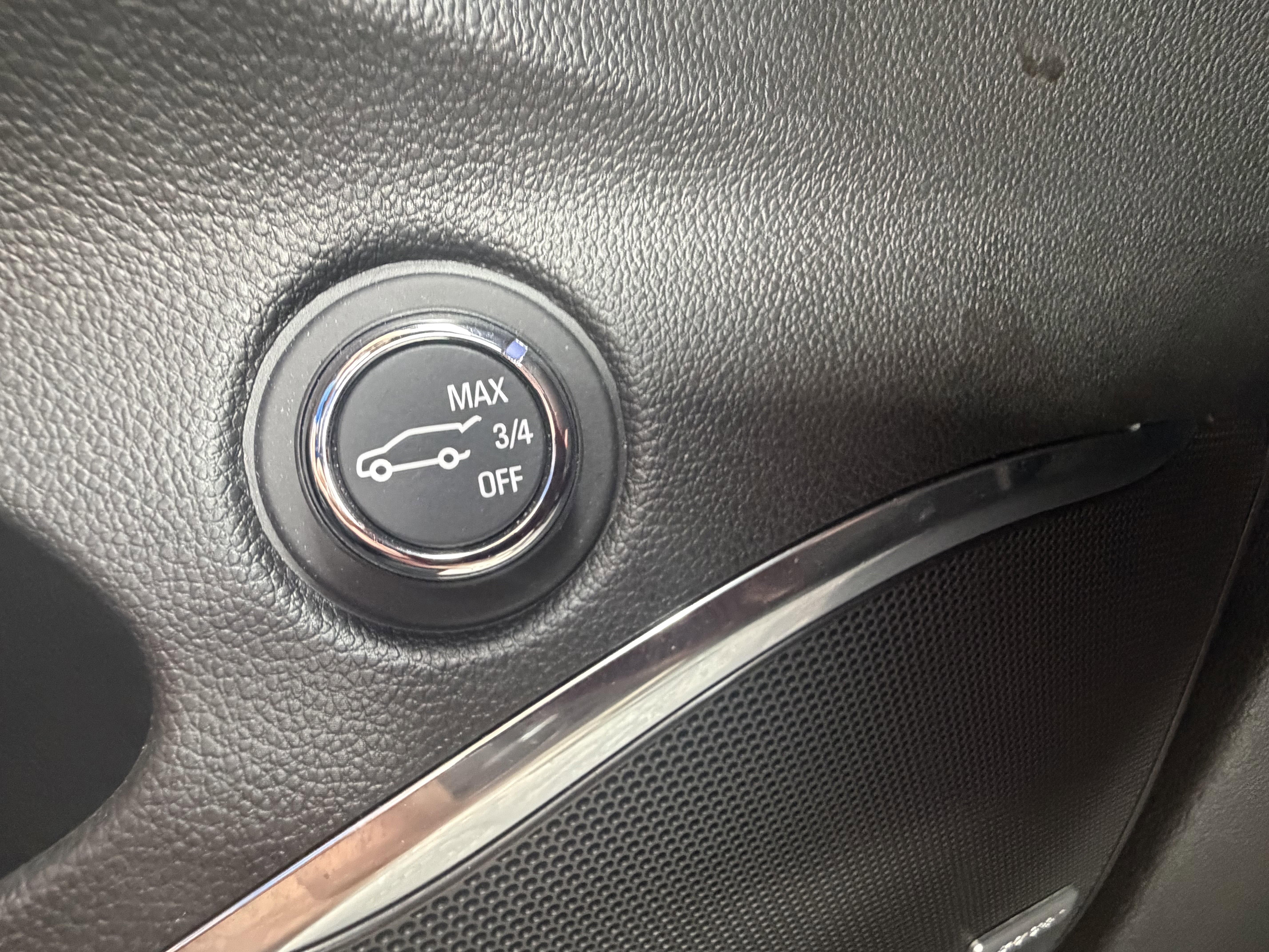 Used 2023 Buick Enclave Essence w/ Experience Buick Package FWD image 13