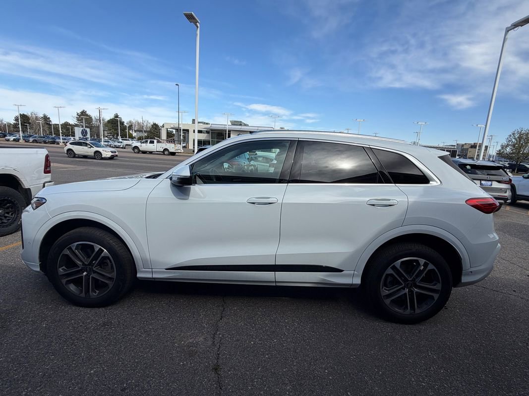 Used 2025 Audi Q5 Premium w/ Convenience Package AWD/4WD image 43