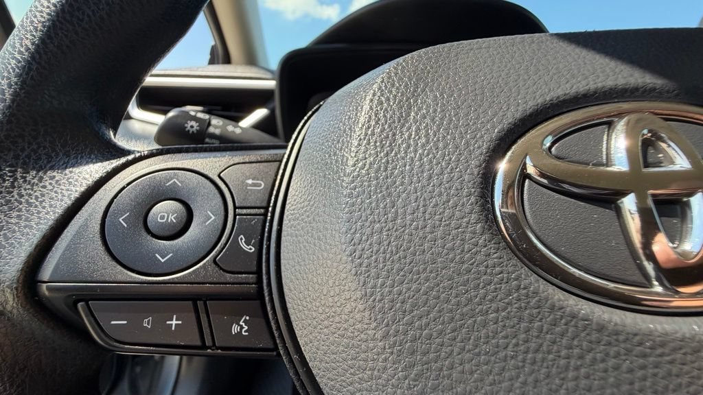 Used 2022 Toyota Corolla LE FWD image 14