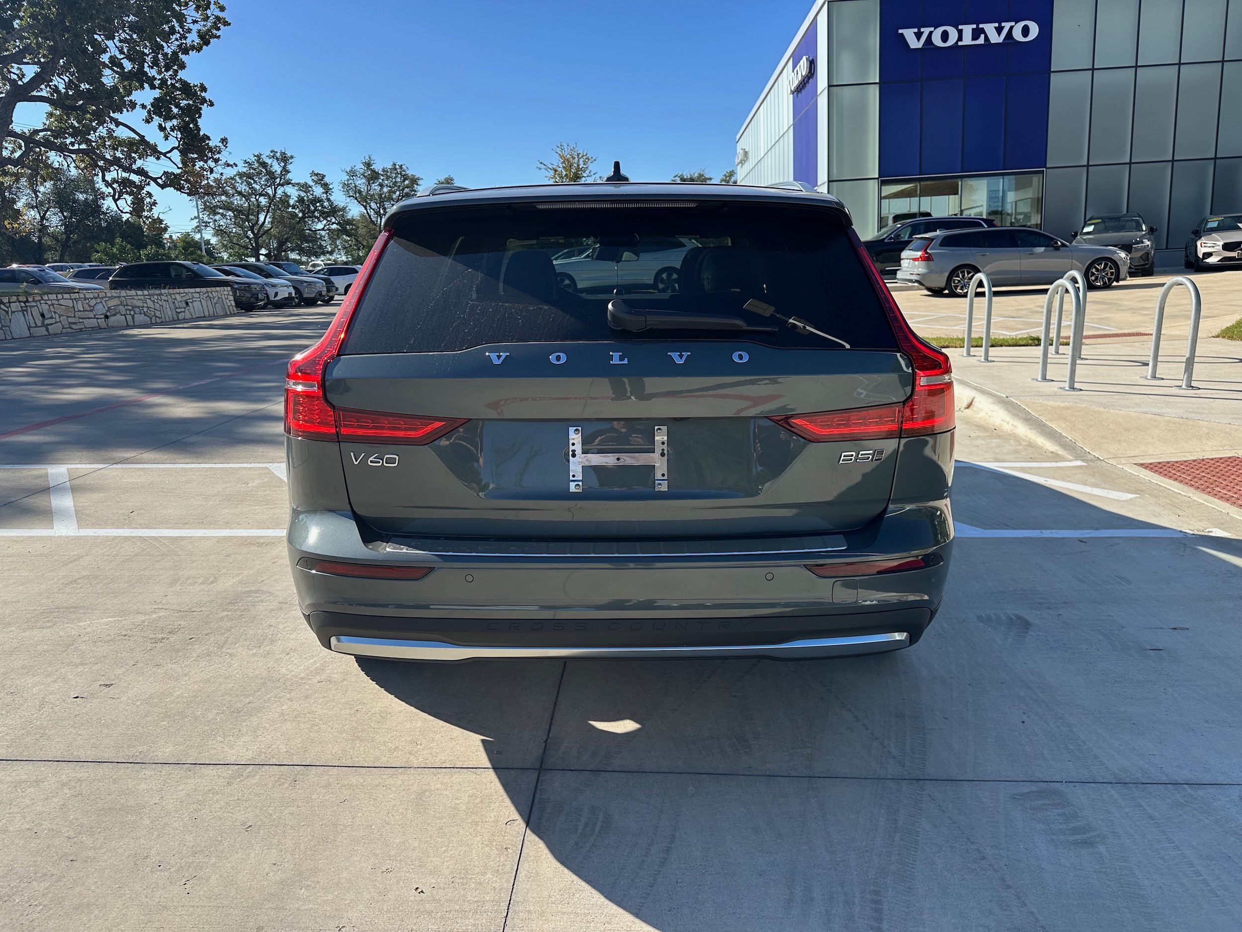 Used 2026 Volvo V60 B5 Cross Country Ultra w/ Protection Package Premier AWD/4WD image 5