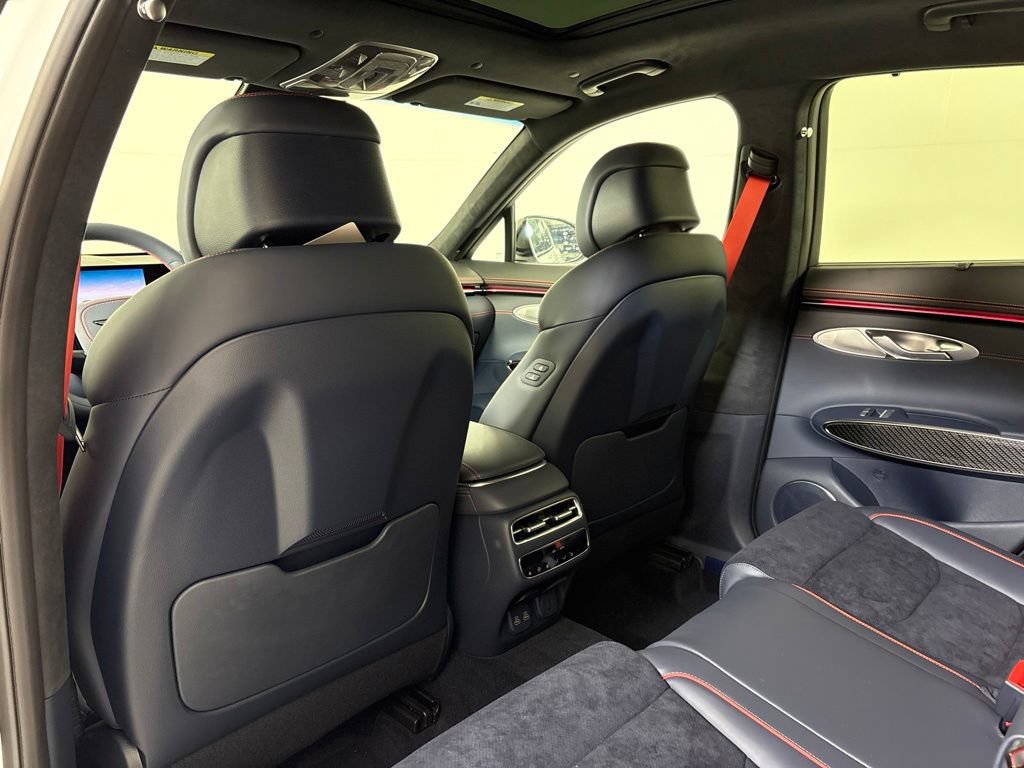 New 2027 Genesis GV70 3.5T Prestige AWD/4WD image 19