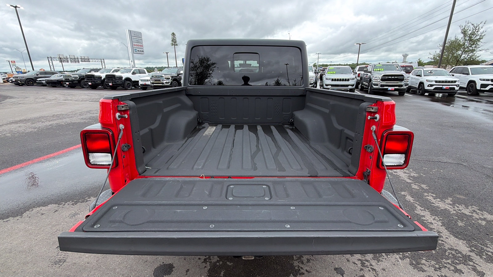 Certified 2021 Jeep Gladiator Sport AWD/4WD image 28