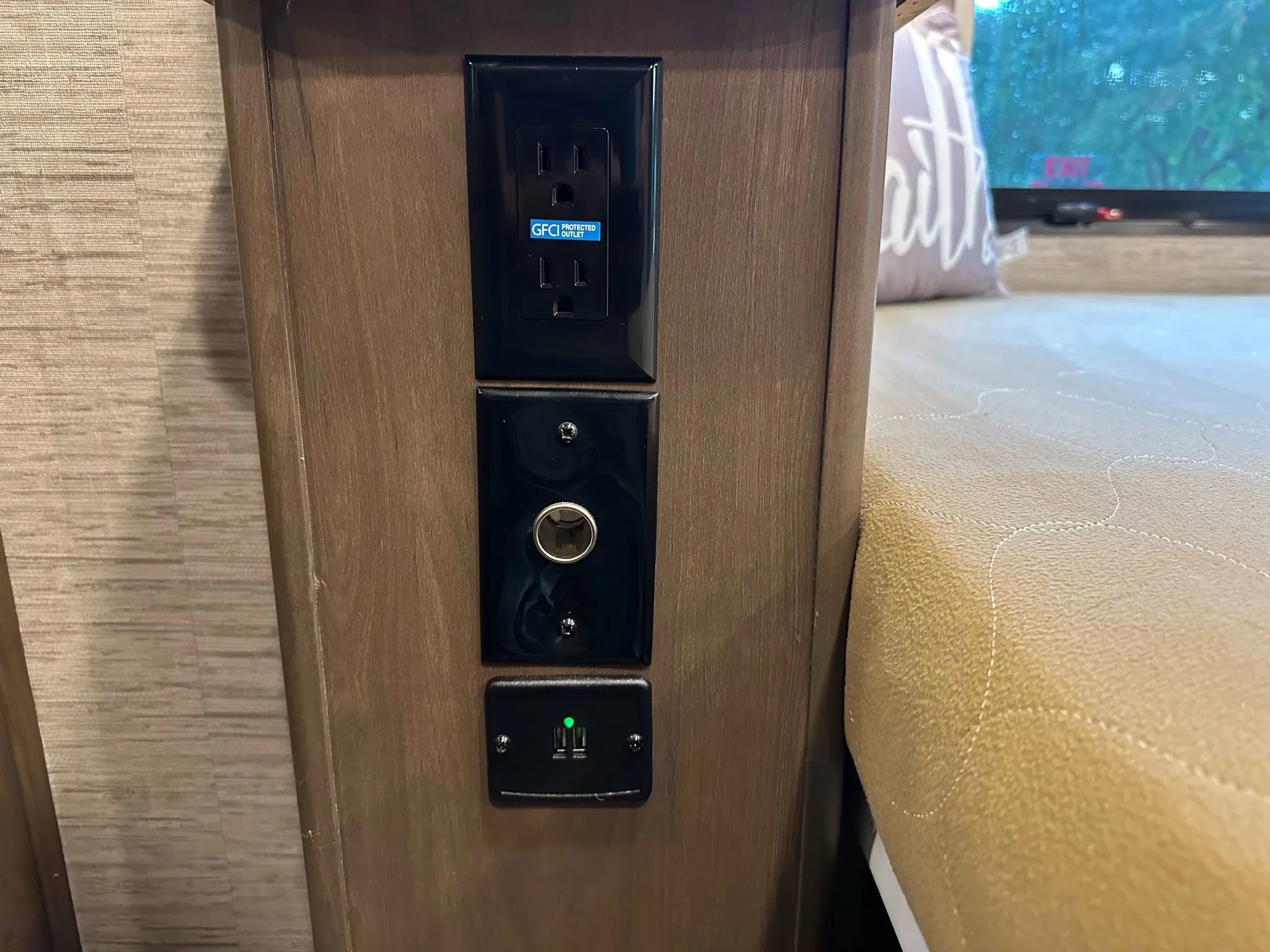 Used 2021 Ford E-450 and Econoline 450 Super Duty w/ Motorhome Prep Package image 66