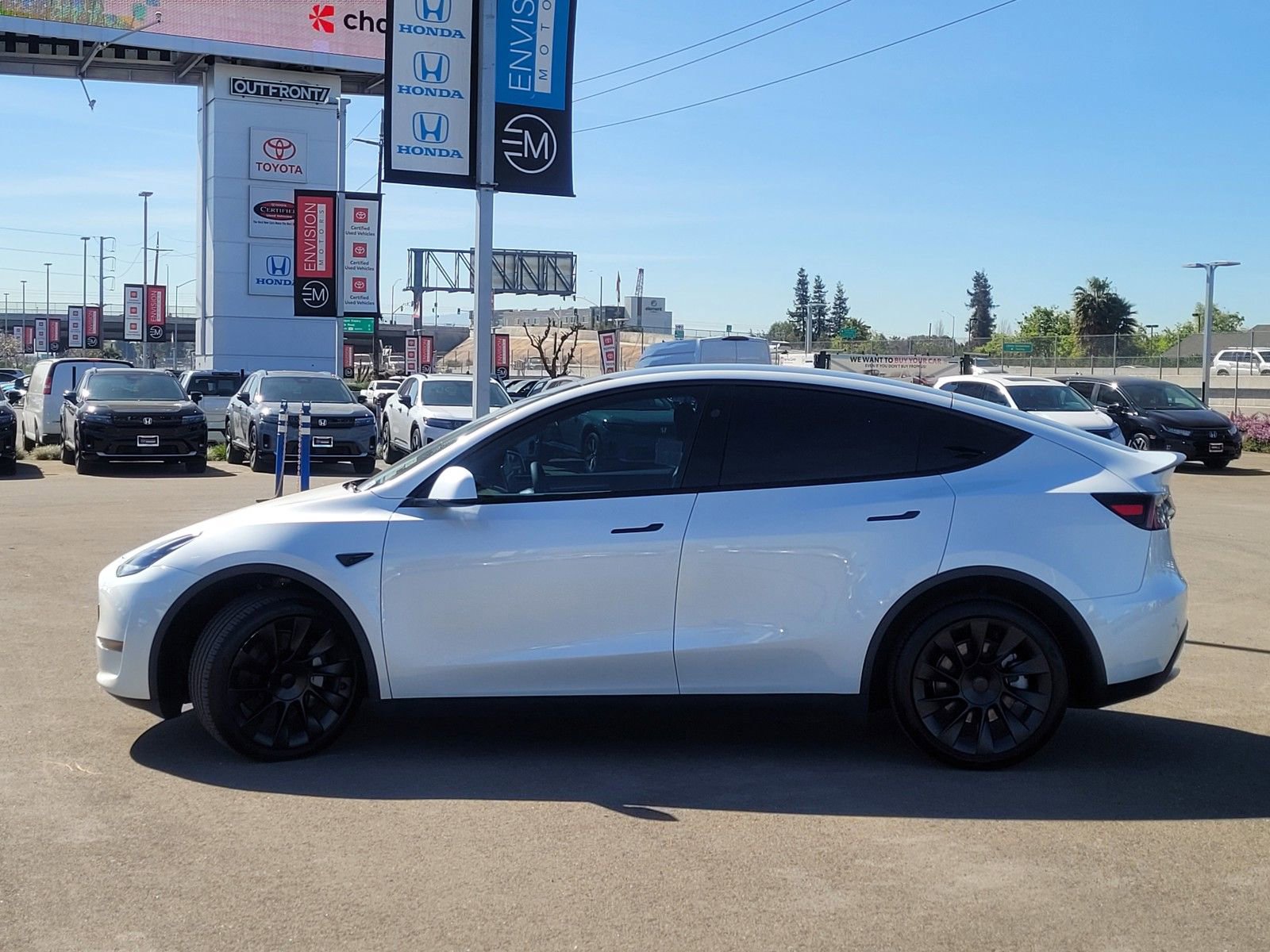 Used 2025 Tesla Model Y Long Range image 8