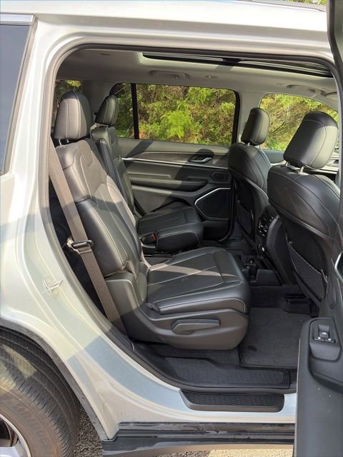 Used 2021 Jeep Grand Cherokee L Limited AWD/4WD image 25
