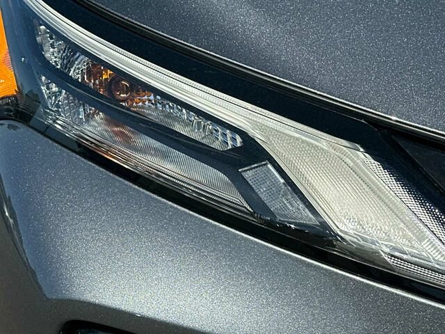 Used 2024 Nissan Rogue SV FWD image 32