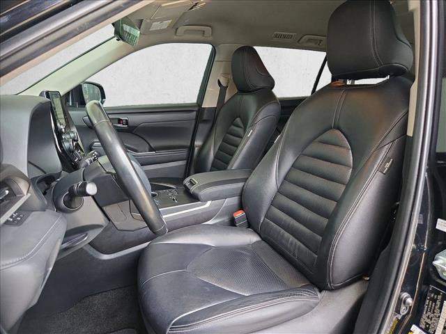 Used 2024 Toyota Highlander LE FWD image 14