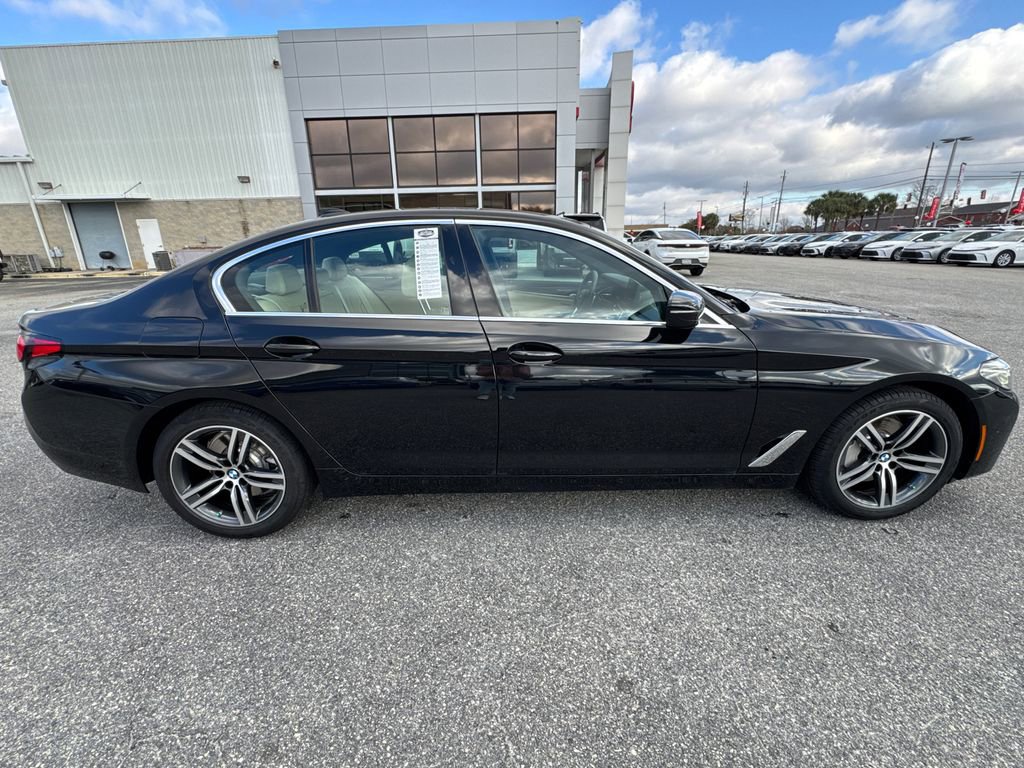 Used 2023 BMW 530i xDrive w/ Premium Package image 2