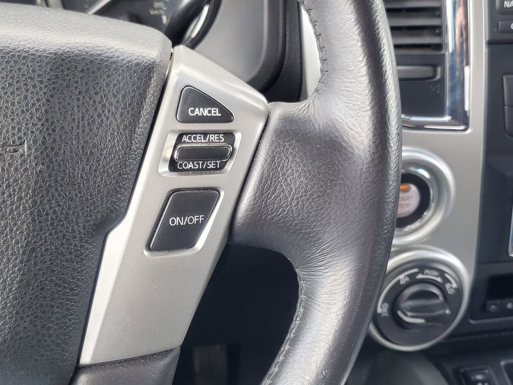 Used 2018 Nissan Titan SV w/ SV Convenience Package AWD/4WD image 19