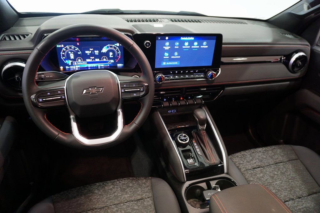 Used 2024 Chevrolet Colorado Z71 w/ Z71 Convenience Package 2 image 13